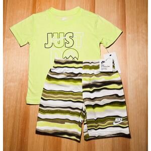 Nike Toddler Boys T-shirt and Shorts Set
